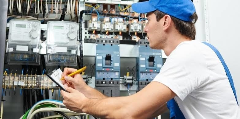 electrician-044pxx44.xx44.2201081759381.u4z3-ftw0i2z
